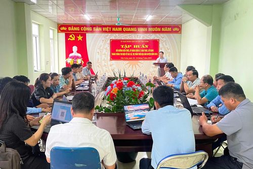 30 học viên được bồi dưỡng kiến thức sử dụng Trang thông tin điện tử