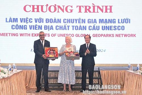 Lãnh đạo UBND tỉnh Lạng Sơn làm việc với Đoàn chuyên gia mạng lưới công viên địa chất toàn cầu UNESCO