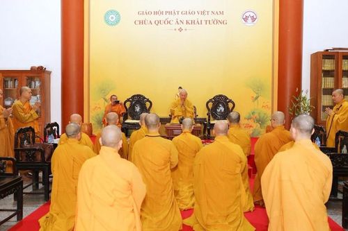 Ban Hoằng pháp T.Ư, Ban Kinh tế - Tài chính T.Ư tiếp tục chuyến thăm, cúng dường trường hạ