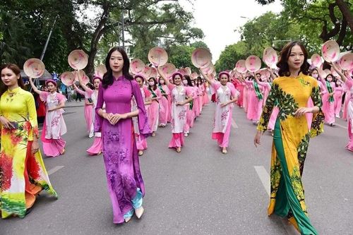 Lễ hội Áo dài Du lịch Hà Nội 2024: Tái hiện hành trình 70 năm Giải phóng Thủ đô