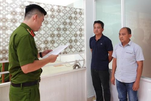 Cán bộ ngân hàng cùng em trai chiếm đoạt 2 căn nhà trị giá hơn 50 tỷ đồng