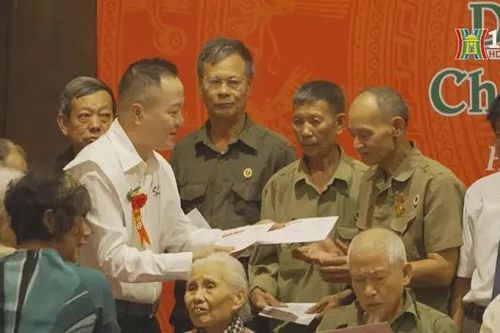 Tri ân người có công 'rạng danh con cháu Lạc Hồng'