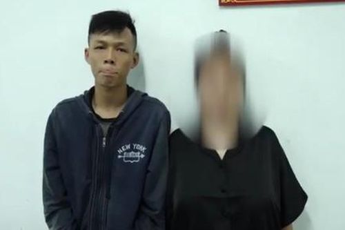 Công an Quận 1 trao trả tài sản cho nạn nhân bị cướp giật