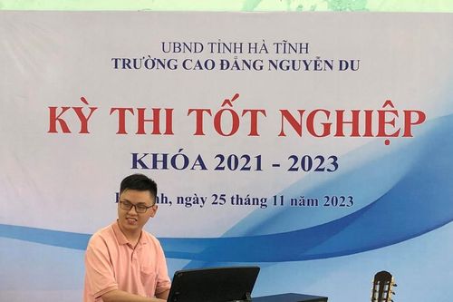 Vươn lên từ bóng tối