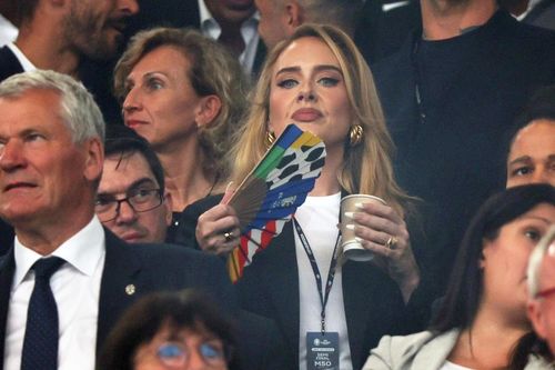 Adele phấn khích khi tuyển Anh vào chung kết EURO