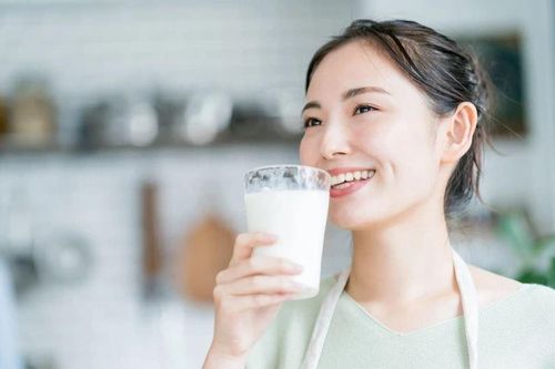 Lầm tưởng 'uống nhiều sữa sẽ không bị loãng xương'