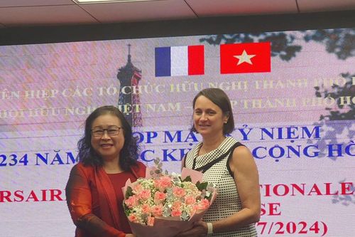 Họp mặt kỷ niệm Quốc khánh Pháp