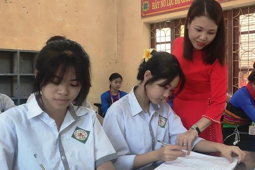 Dìu dắt học trò vùng biên giành giải cấp tỉnh