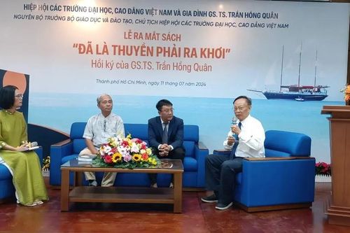 Ra mắt hồi ký 'Đã là thuyền phải ra khơi' của cố GS.TS Trần Hồng Quân