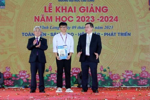 Trường ĐH Cửu Long tặng 45 suất học bổng toàn phần cho tân SV dân tộc Khmer