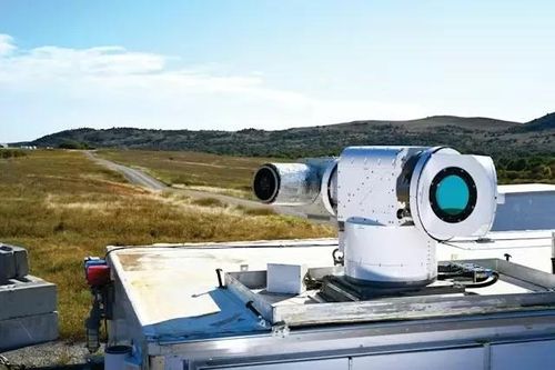 Hàn Quốc sản xuất vũ khí laser bằng sợi quang học