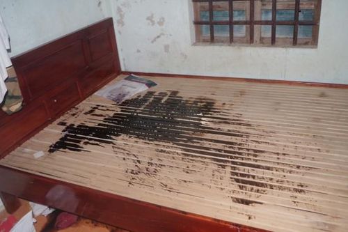 Mâu thuẫn gia đình, vợ giết chồng bằng axit