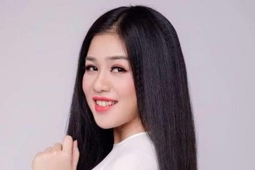 'Bông hoa làng nhạc Việt' Lê Minh Tuyến cùng con trai hát trong Lễ trao giải 'Cha và con gái'