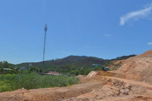 Khẩn trương xử lý sạt lở núi Truông ở xã Nam Thái, huyện Nam Đàn