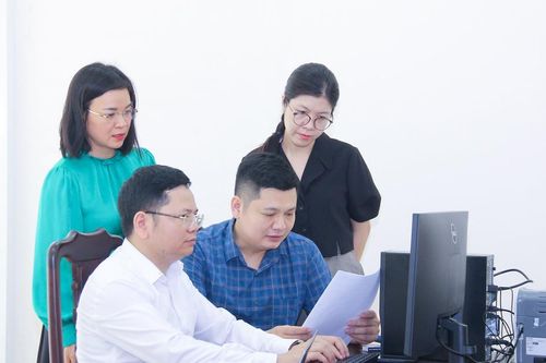 Cử tri phản ánh nhiều vấn đề qua 'đường dây nóng' kỳ họp HĐND tỉnh Nghệ An
