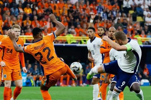 HLV Ronald Koeman nói gì về tình huống Hà Lan bị phạt penalty tranh cãi?