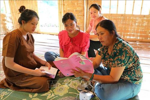 Cô đỡ thôn bản tận tâm nơi vùng cao Điện Biên