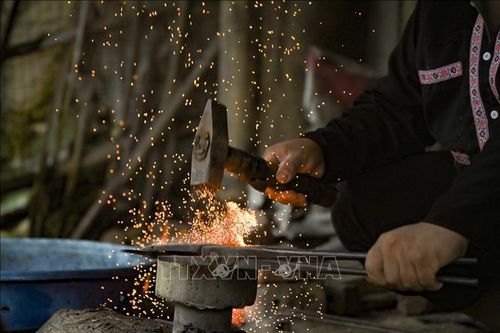 Gìn giữ nghề rèn truyền thống của đồng bào dân tộc Mông