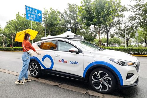 Đằng sau 'cơn sốt' taxi tự hành trên mạng xã hội Trung Quốc