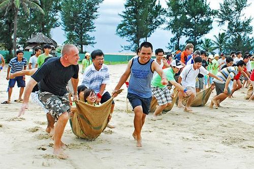 Đà Nẵng: Lần đầu tiên tổ chức lễ hội trên cát