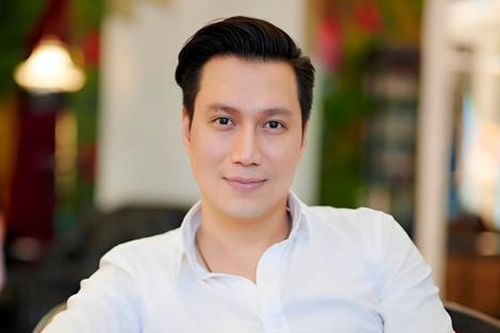Việt Anh viết tâm thư, báo tin mừng cùng 'bạn gái' kém tuổi