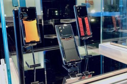 Không phải iPhone, đây mới là dòng điện thoại bán 'đắt như tôm tươi' dù có giá hàng trăm triệu đồng