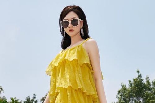 Hương Giang khoe con yêu, mới 10 tuần đã được mời đóng phim hành động