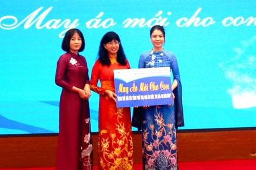Phú Thọ: Khởi động chương trình 'May áo mới cho con'