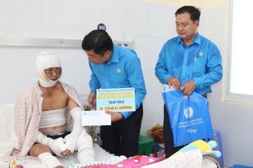 Bình Dương: Thêm một vụ tai nạn lao động trong công ty gỗ, 2 người bị bỏng nặng
