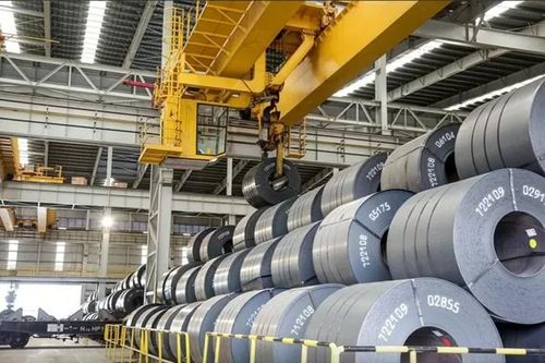Sản lượng nhập khẩu thép cuộn cán nóng bằng 173% sản xuất trong nước