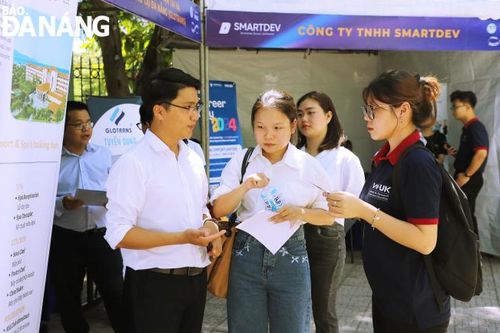 Gắn kết đào tạo với cung cầu nguồn nhân lực