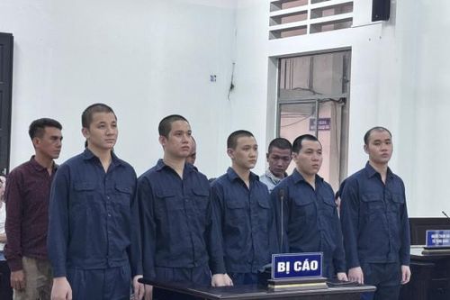 Giúp bạn chém người, cả nhóm vào tù