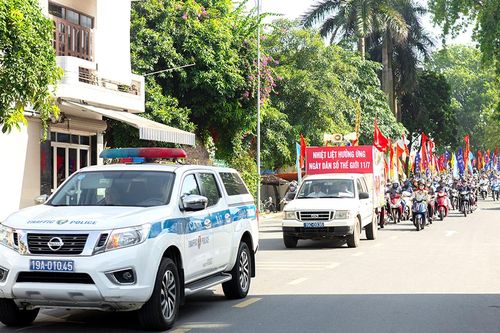 Mít tinh hưởng ứng Ngày Dân số thế giới