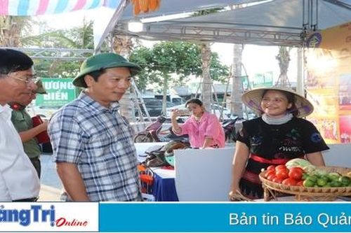 Kiểm tra công tác chuẩn bị tổ chức đêm nhạc 'Khúc ca hòa bình' và Lễ hội Văn hóa - Ẩm thực quốc tế