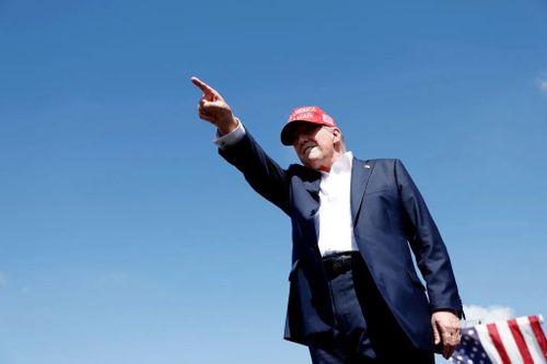 Quốc tế nổi bật: Ông Donald Trump công kích phó Tổng thống