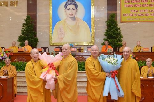 Ban Hoằng pháp T.Ư và Ban Kinh tế - Tài chính T.Ư thăm Tăng Ni tại TP.HCM trong mùa An cư kiết hạ