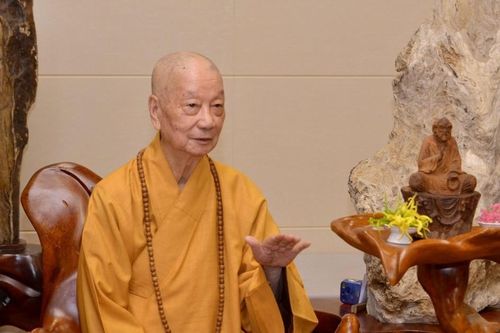 Đức Pháp chủ GHPGVN lưu ý về việc Tăng Ni thuyết giảng và thái độ trước các hiện tượng xã hội