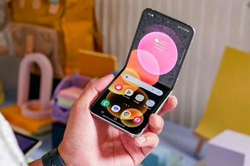 Samsung ra mắt Galaxy Z Fold 6 và Z Flip 6 'đấu' với Apple
