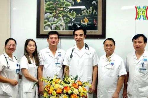 Bác sĩ Nguyễn Quang Tuấn thực hành tại Bệnh viện Hữu nghị