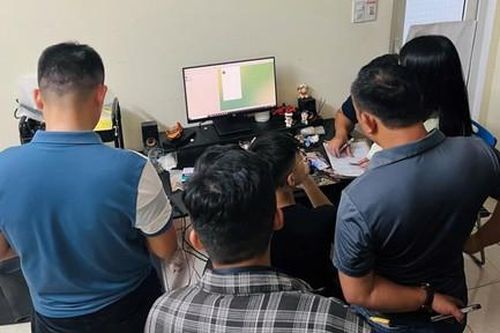 Bắt nhóm nam nữ chiếm quyền Facebook của hơn 200 người, lừa 3 tỷ đồng