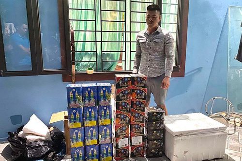 Bắt 3 người đàn ông mua bán, tiêu thụ gần 200kg pháo
