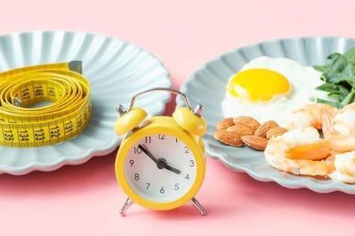 Tác dụng phụ thường gặp khi nhịn ăn gián đoạn để giảm cân