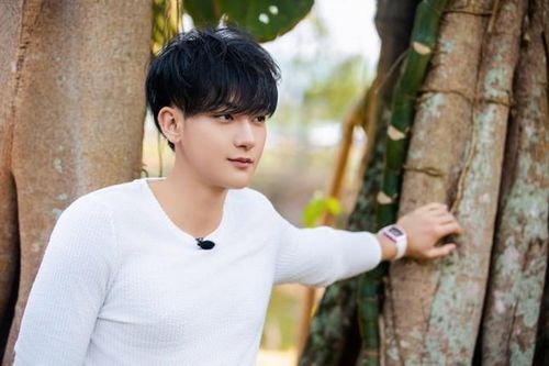 Hoàng Tử Thao lại 'vạ miệng', Cnet người khen ngầu, người chê 'đuổi fan'