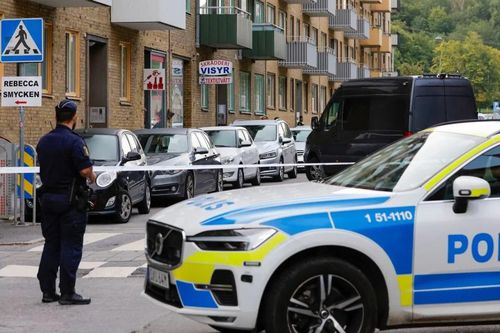 Thụy Điển phong tỏa nhà ga ở Stockholm, bắt giữ 2 nghi phạm mang bom tự chế