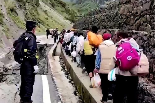 Nhiều khách du lịch mắc kẹt ở Tây Tạng