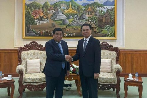 Việt Nam tiếp tục là một trong những đối tác thương mại lớn nhất của Lào