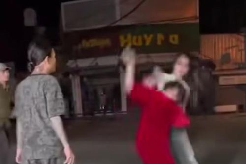 2 cô gái đánh nhau giữa đường ở Cà Mau: Có xử lý hình sự?