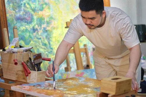 Họa sĩ trẻ kể chuyện huyền sử linh thú Việt