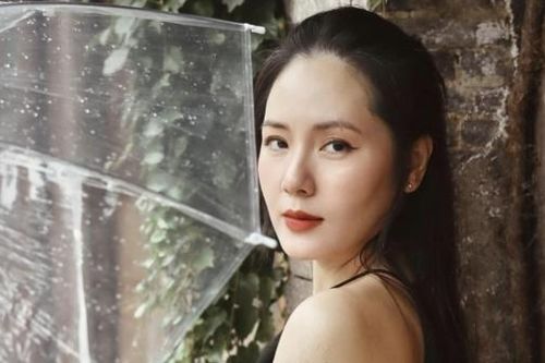 Ca sĩ Phương Linh xinh đẹp, trẻ trung tuổi 40