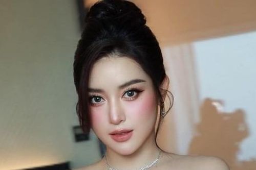 Sao Việt: Phan Minh Huyền đăng ảnh dịu dàng, Á hậu Huyền My mặc gợi cảm